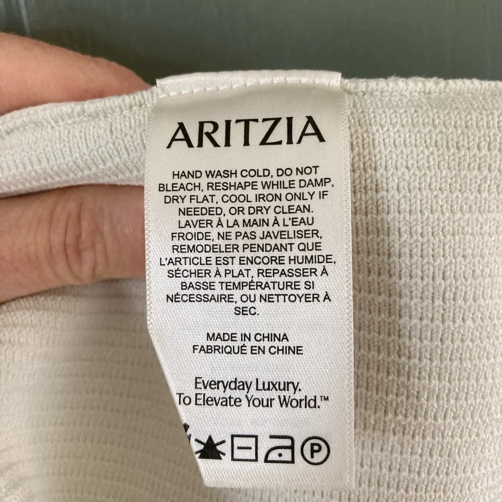 Aritzia Sculpt Knit Tank in White - Picture 4 of 4